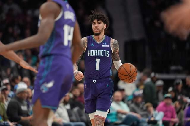 亚博体育官方入口-最多领先50分！8人上双打爆东部劲旅！4号秀再创三分球新纪录